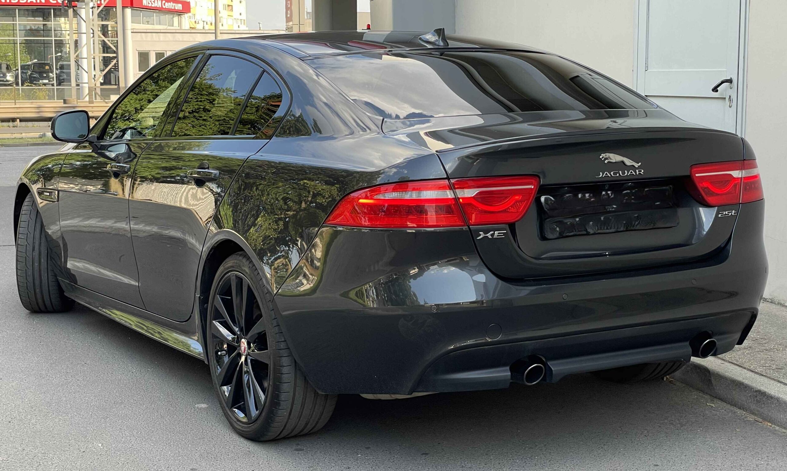 Jaguar XE Black Edition 2019